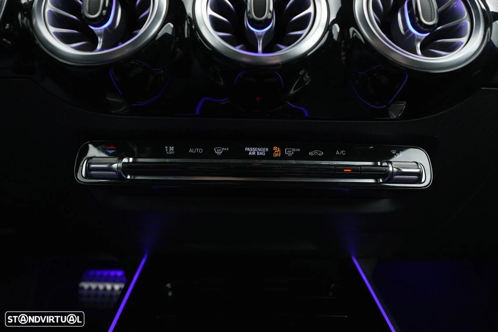 Mercedes-Benz GLA 200 AMG Line - 25