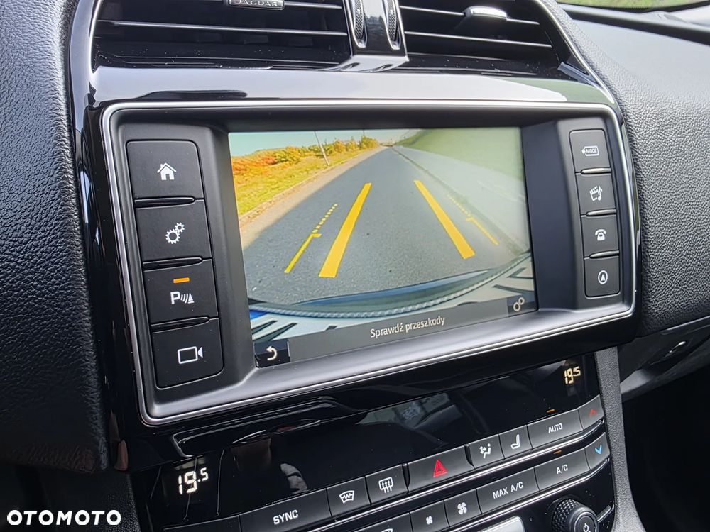 Jaguar F-Pace 2.0 i4D AWD Prestige - 19