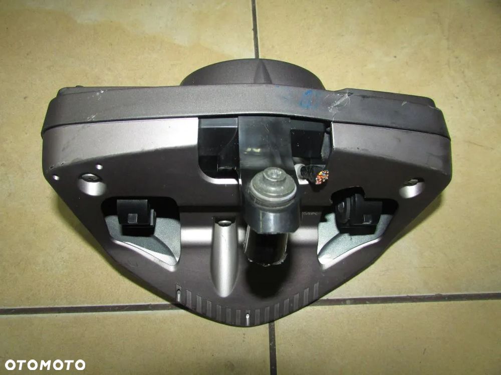 Suzuki GSR 600 licznik zegary - 2