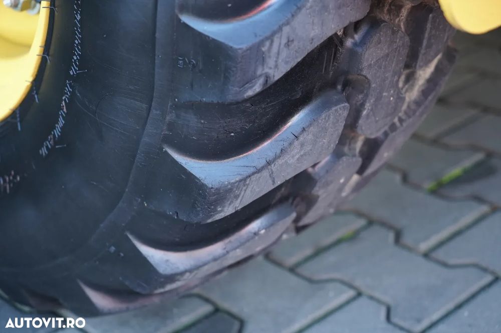 Cat 906M / ÎNCĂRCĂTOR PE ROȚI / 2020 / CUPĂ CU FALCI / - 22