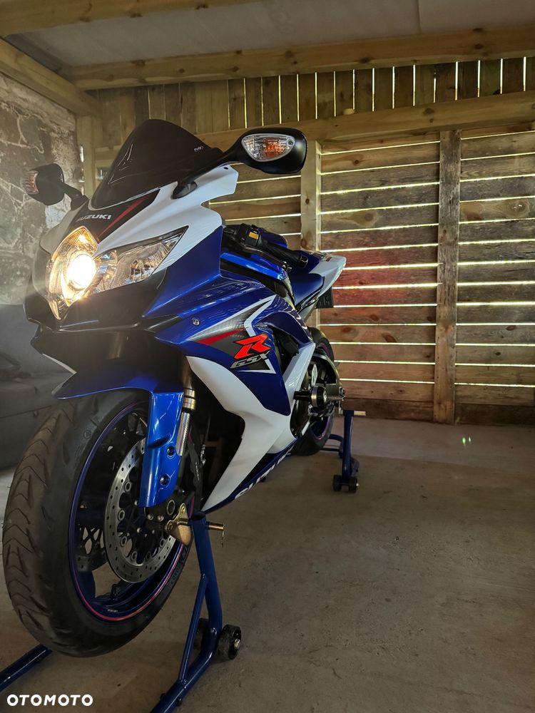 Suzuki GSX-R - 6