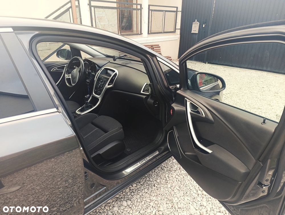 Opel Astra IV 1.4 T Sport - 12