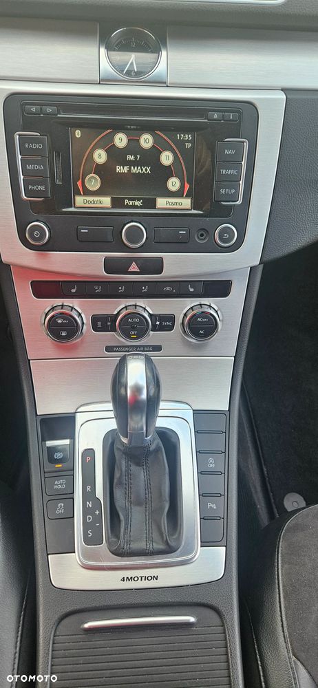 Volkswagen Passat 2.0 TDI 4Mot Highline DSG - 22