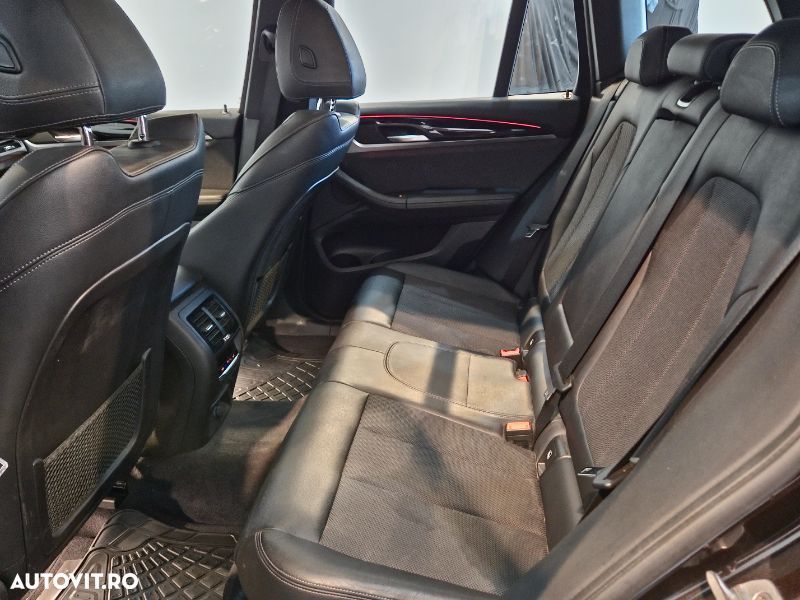 BMW X3 xDrive20i AT Luxury Line - 15
