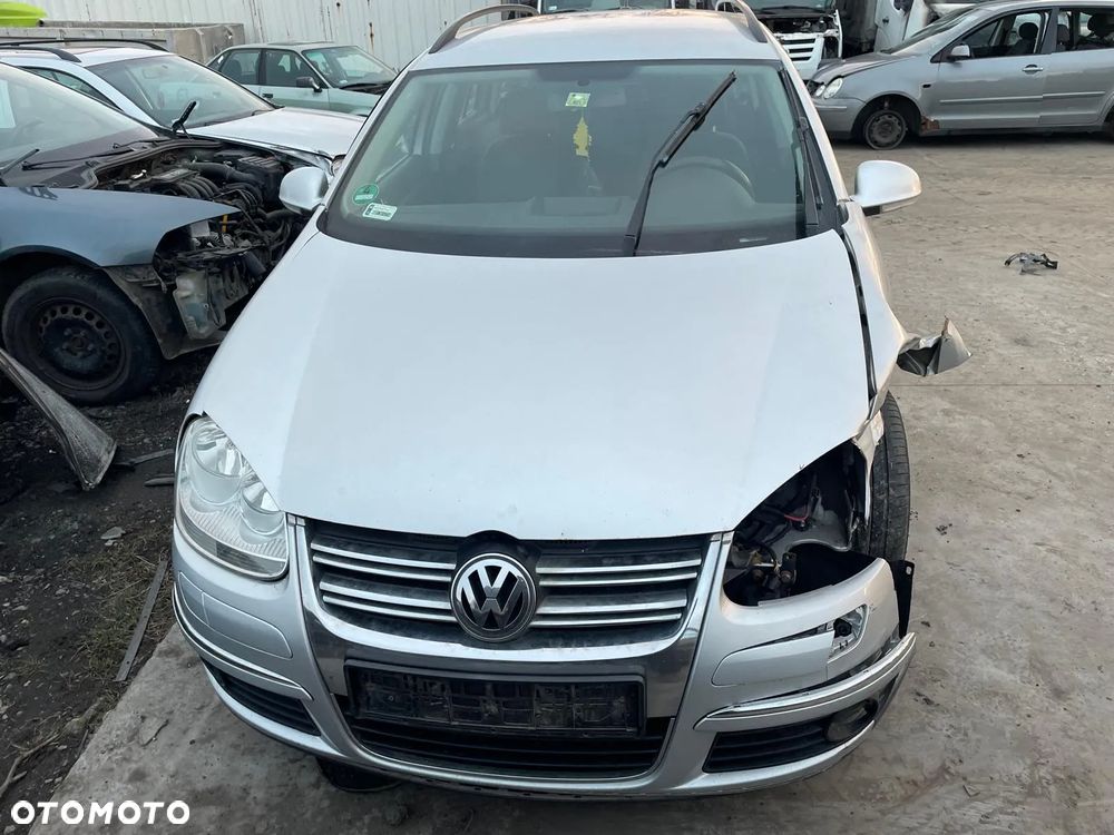 VW Golf V  na części!!!  Kolor : LA7W - 2