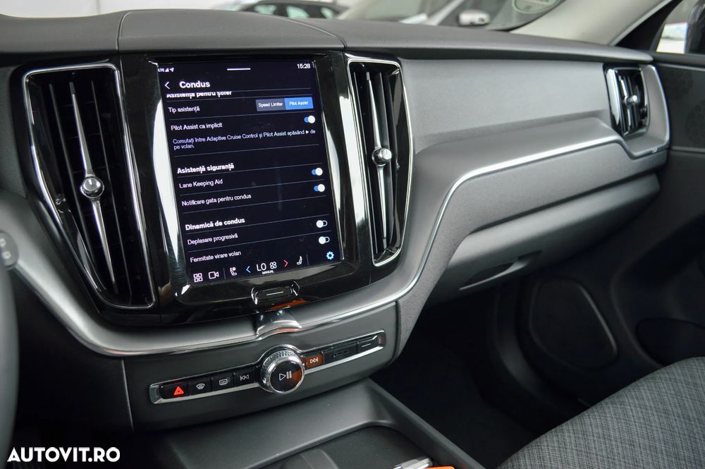 Volvo XC 60 T6 AWD Ultra Black Edition - 32