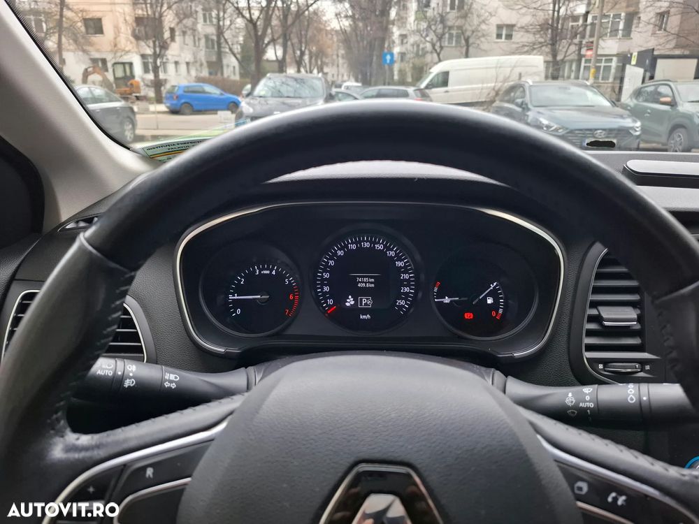 Renault Megane TCe 140 EDC GPF Zen - 10