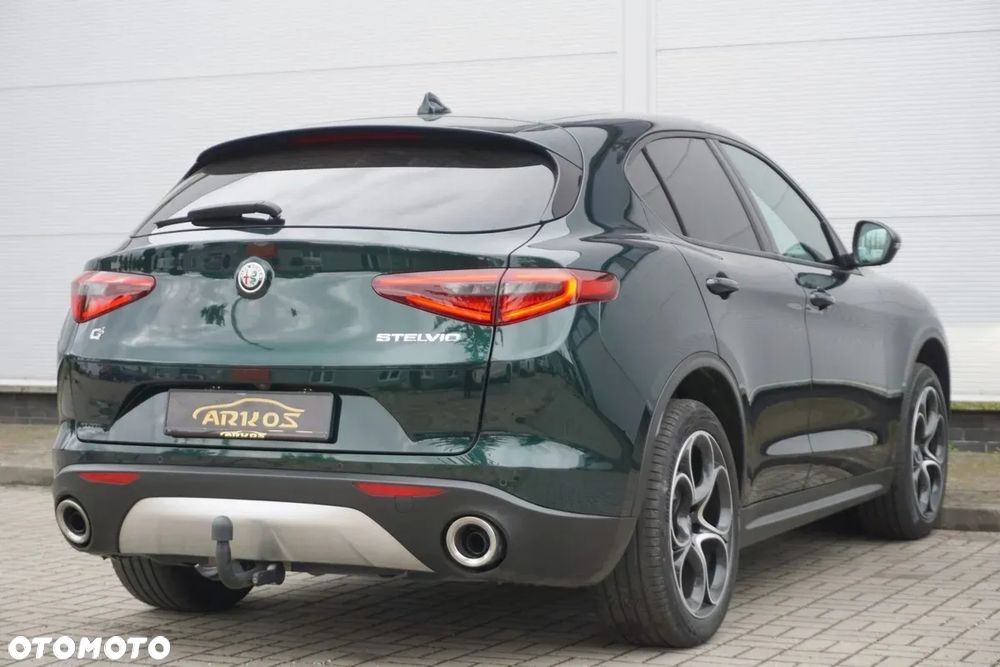 Alfa Romeo Stelvio 2.0 Turbo 16V AT8-Q4 First Edition - 30