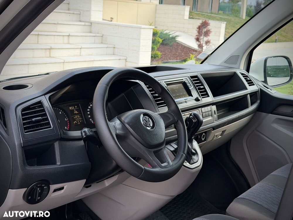 Volkswagen Caravelle - 7