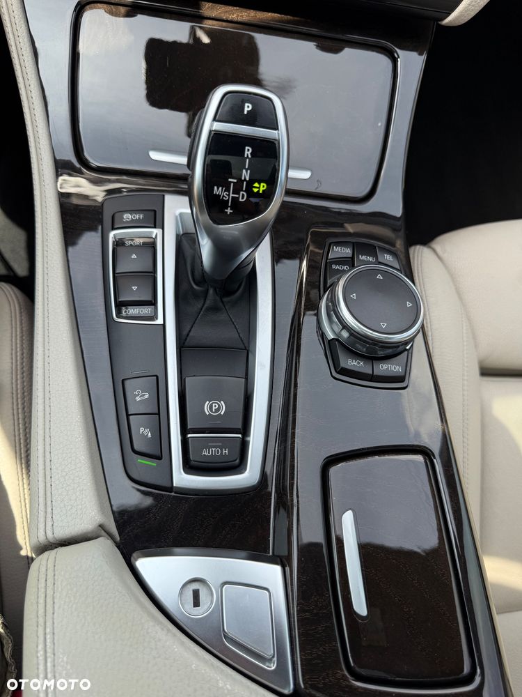 BMW Seria 5 530d xDrive - 28