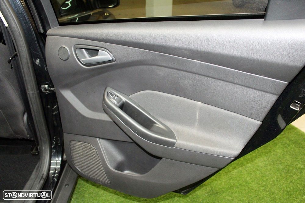 Ford Focus SW 1.5 TDCi Titanium - 30