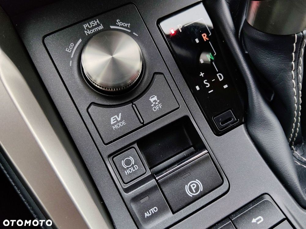 Lexus NX 300h F Impression AWD - 27