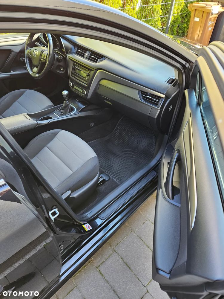 Toyota Avensis - 6