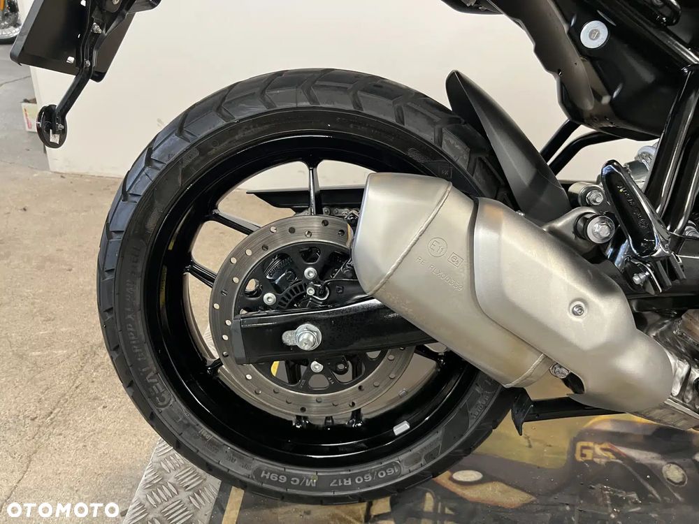 Royal Enfield Guerrilla - 11