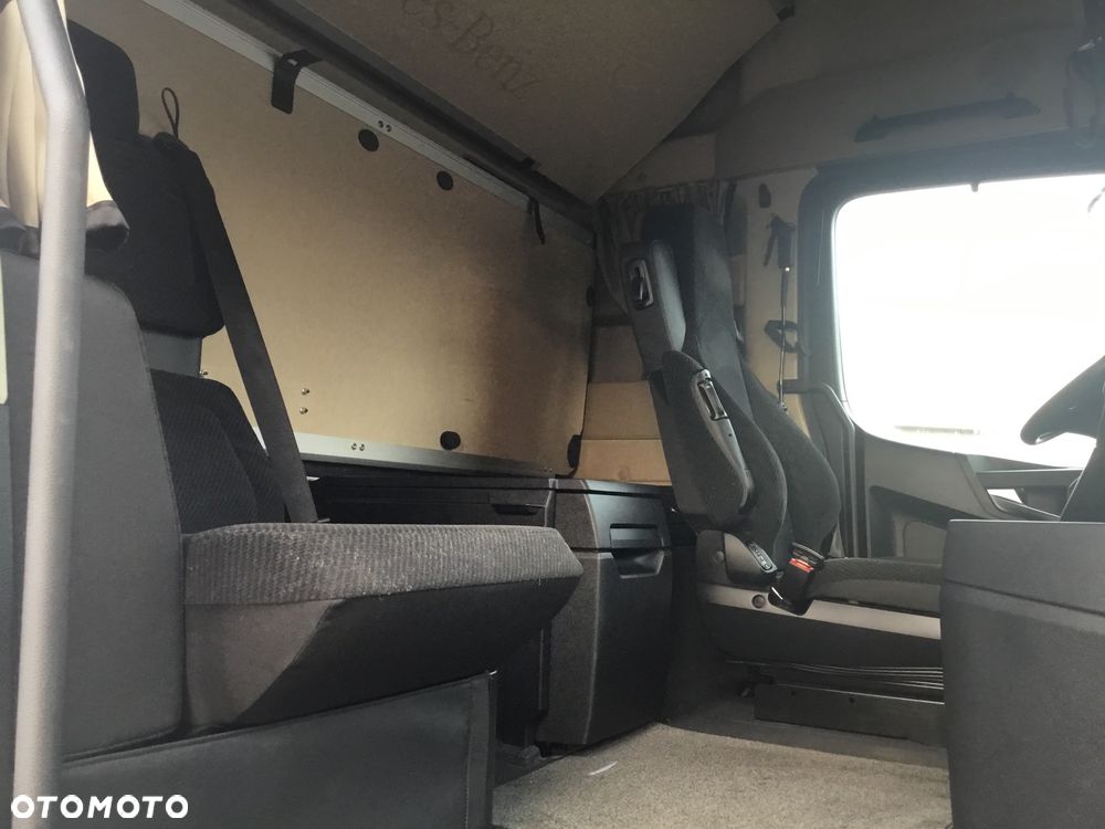 Mercedes-Benz ACTROS - 13