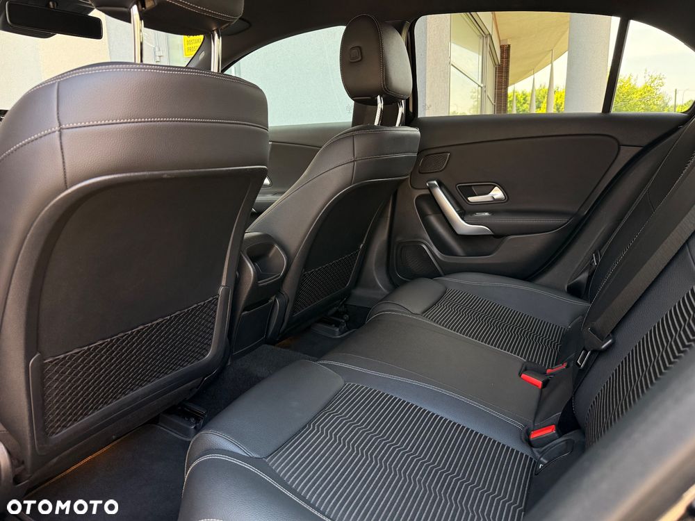 Mercedes-Benz Klasa A 180 7G-DCT Edition 2020 - 28