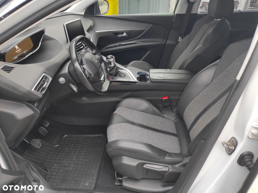 Peugeot 5008 BlueHDI 130 Allure Pack - 22