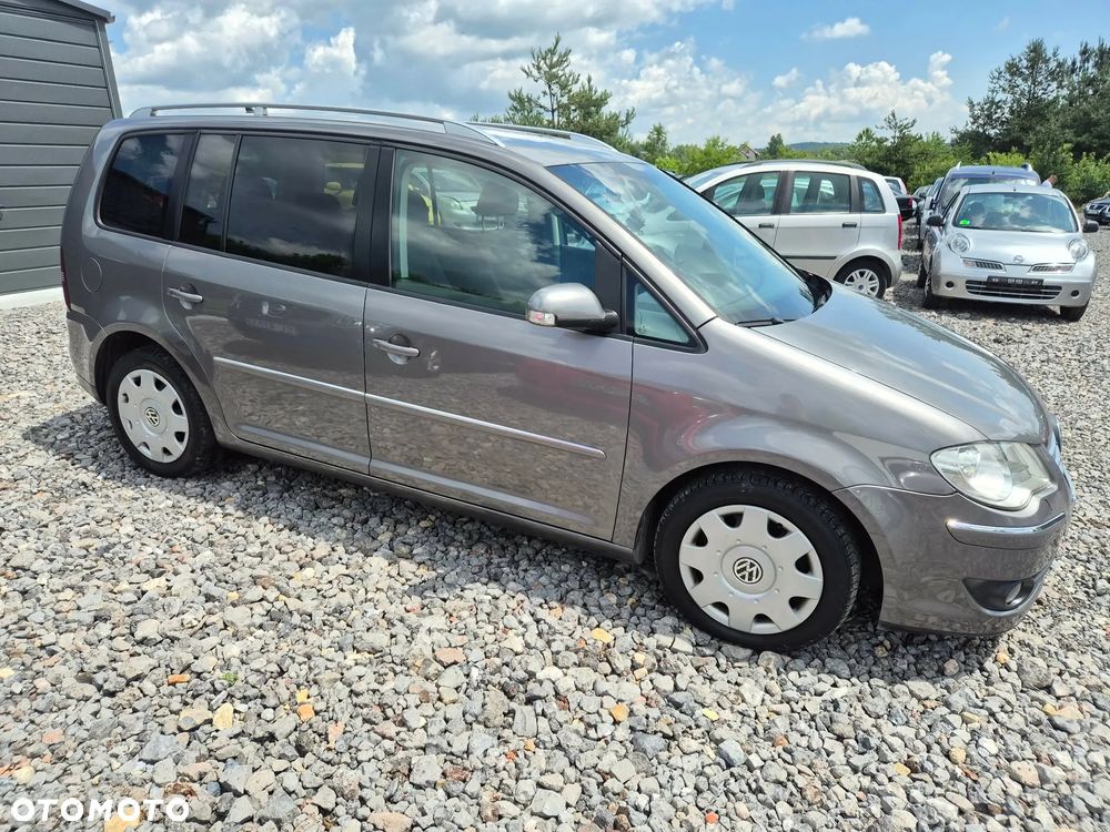 Volkswagen Touran 2.0 TDI DPF Highline DSG - 2