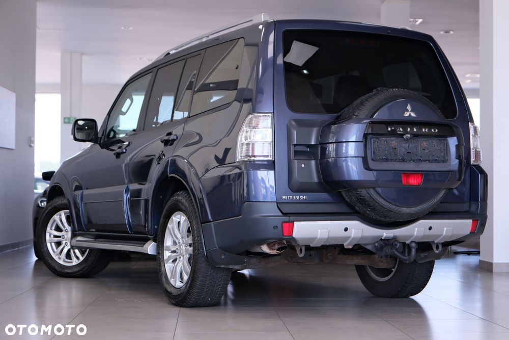 Mitsubishi Pajero - 10