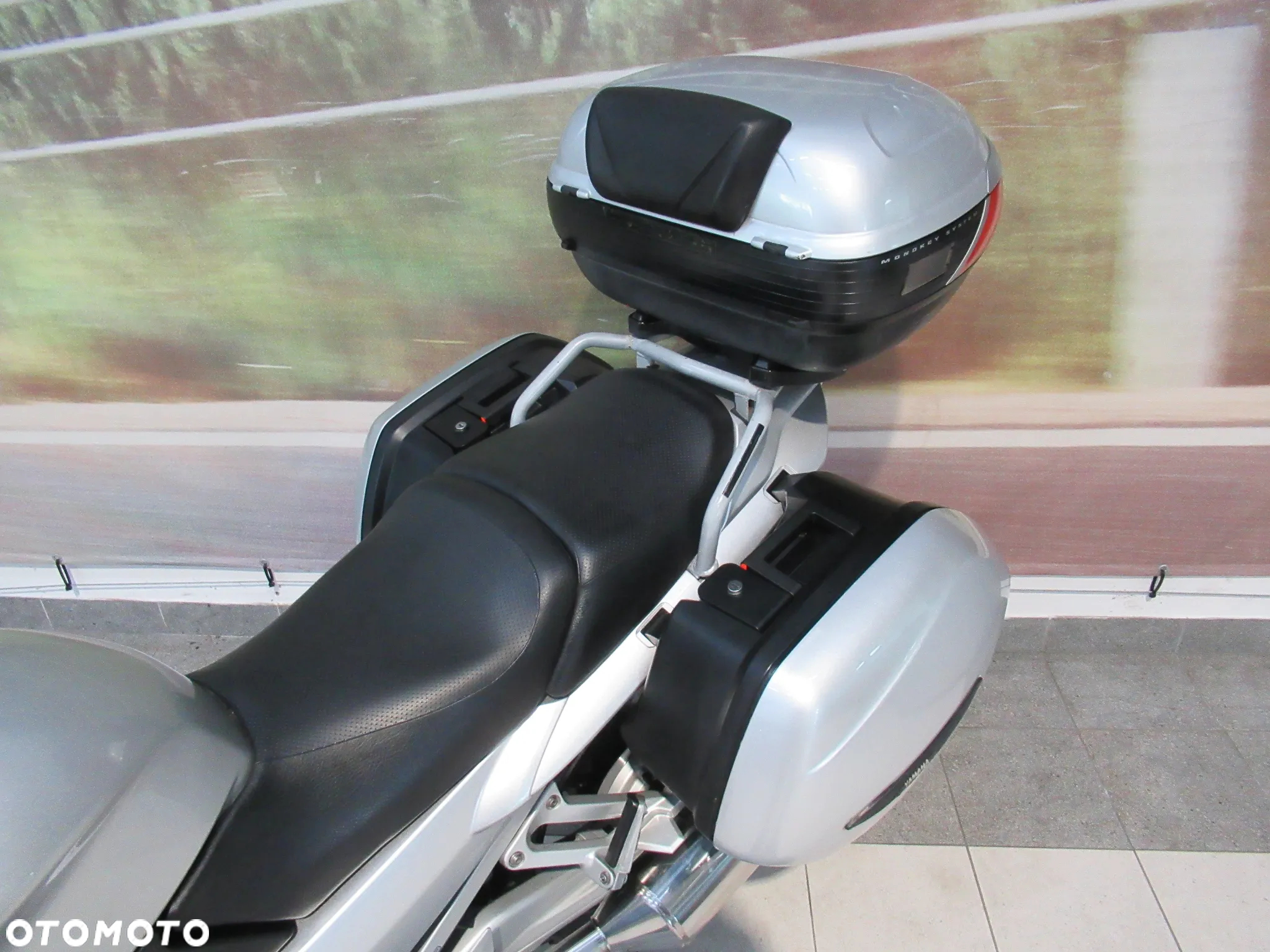 Yamaha FJR - 27