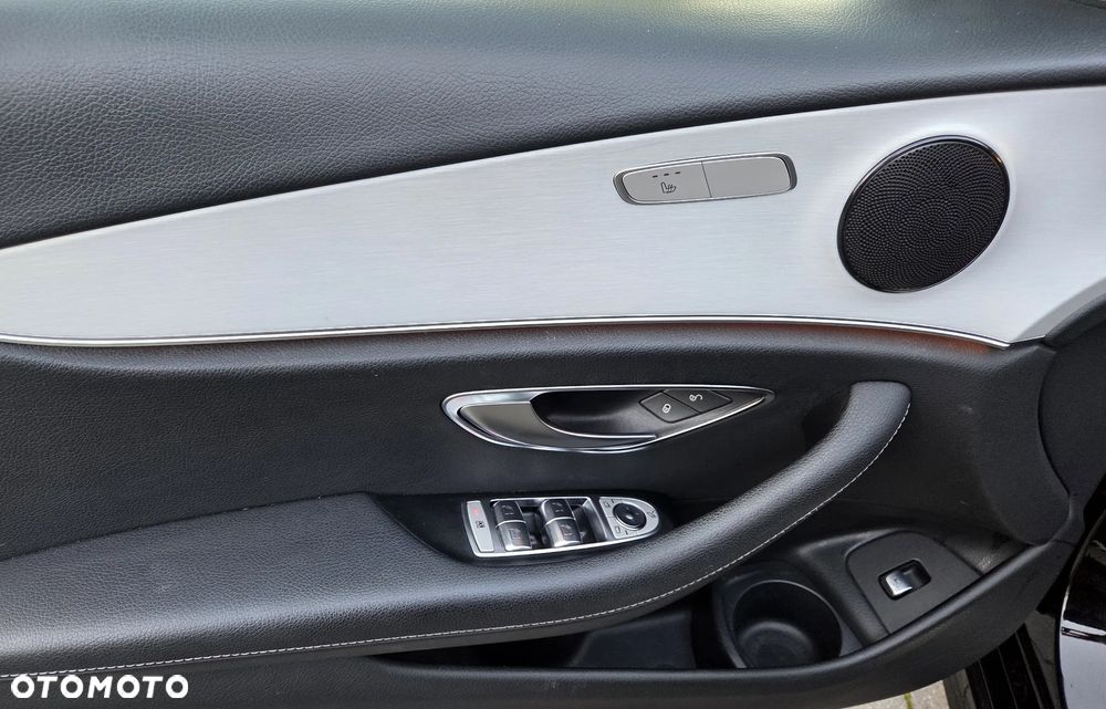 Mercedes-Benz Klasa E 220 d 9G-TRONIC AMG Line - 31