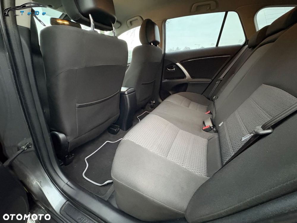 Toyota Avensis 2.0 D-4D Sol plus+NAVI - 25