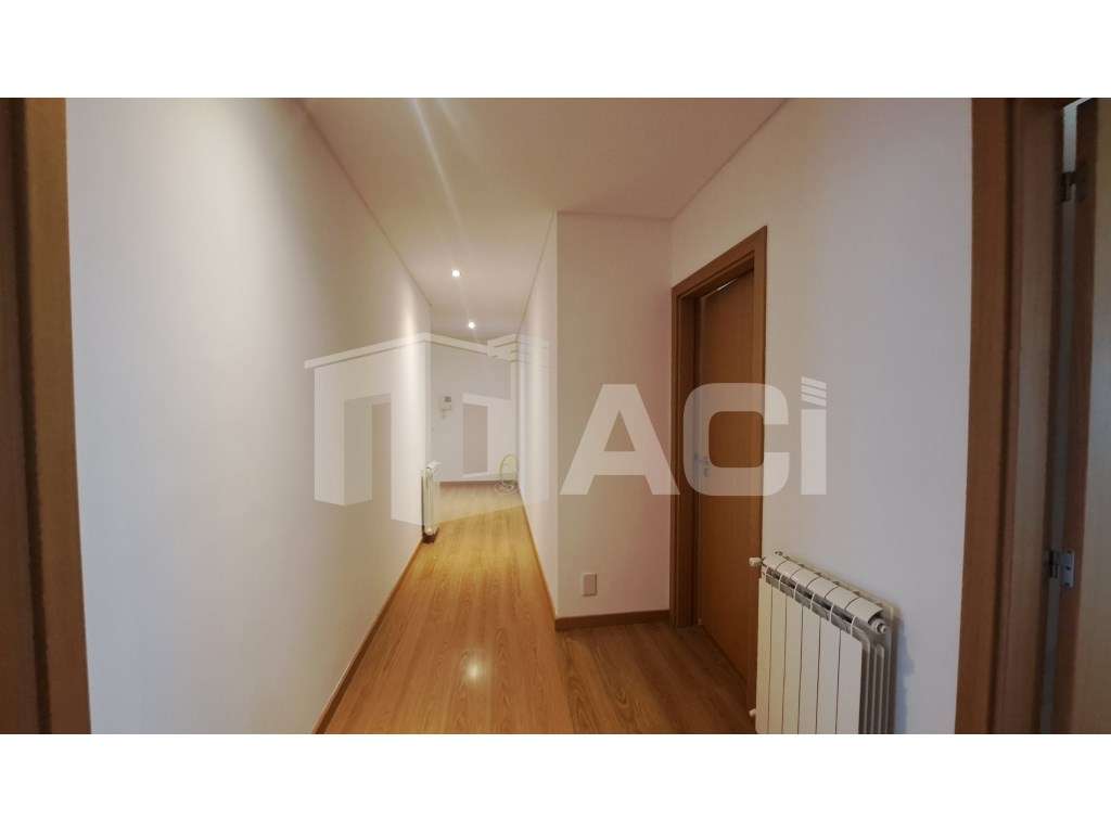 Apartamento T3- Urb. Varandas Vale de Lobos - Grande imagem: 3/19