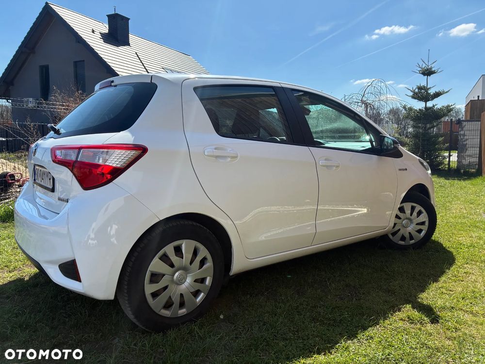 Toyota Yaris Hybrid 100 Active EU6 - 1