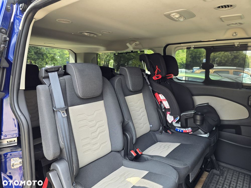 Ford Tourneo Custom - 16