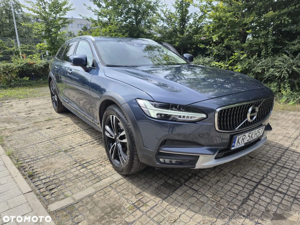 Volvo V90 Cross Country - 1