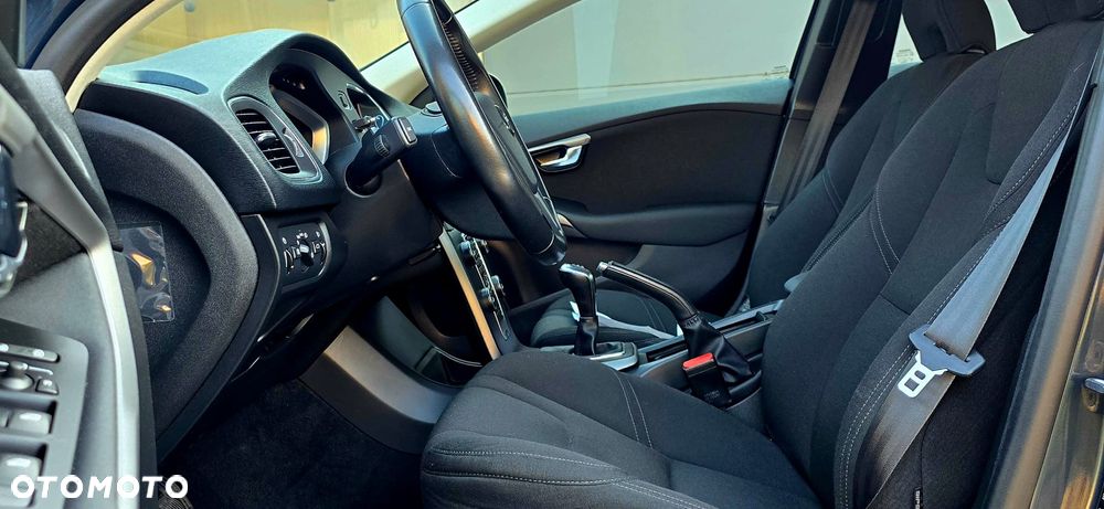 Volvo V40 D2 Kinetic - 36