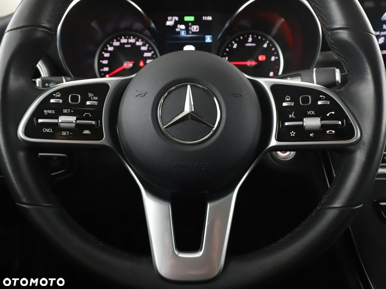 Mercedes-Benz GLC - 21