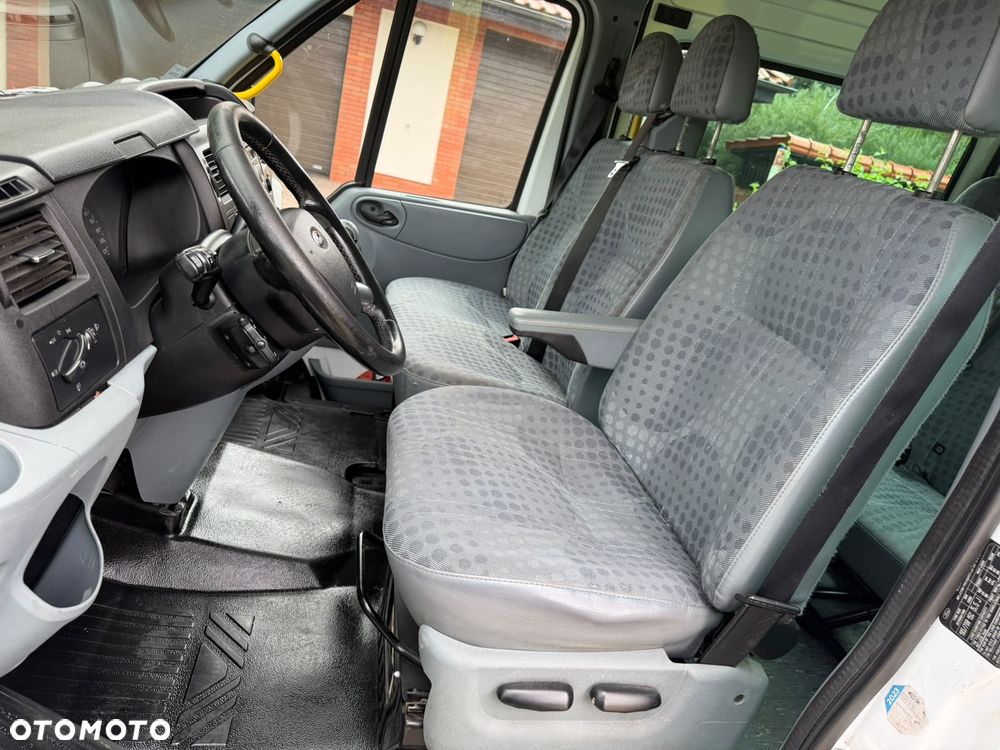 Ford Transit - 12