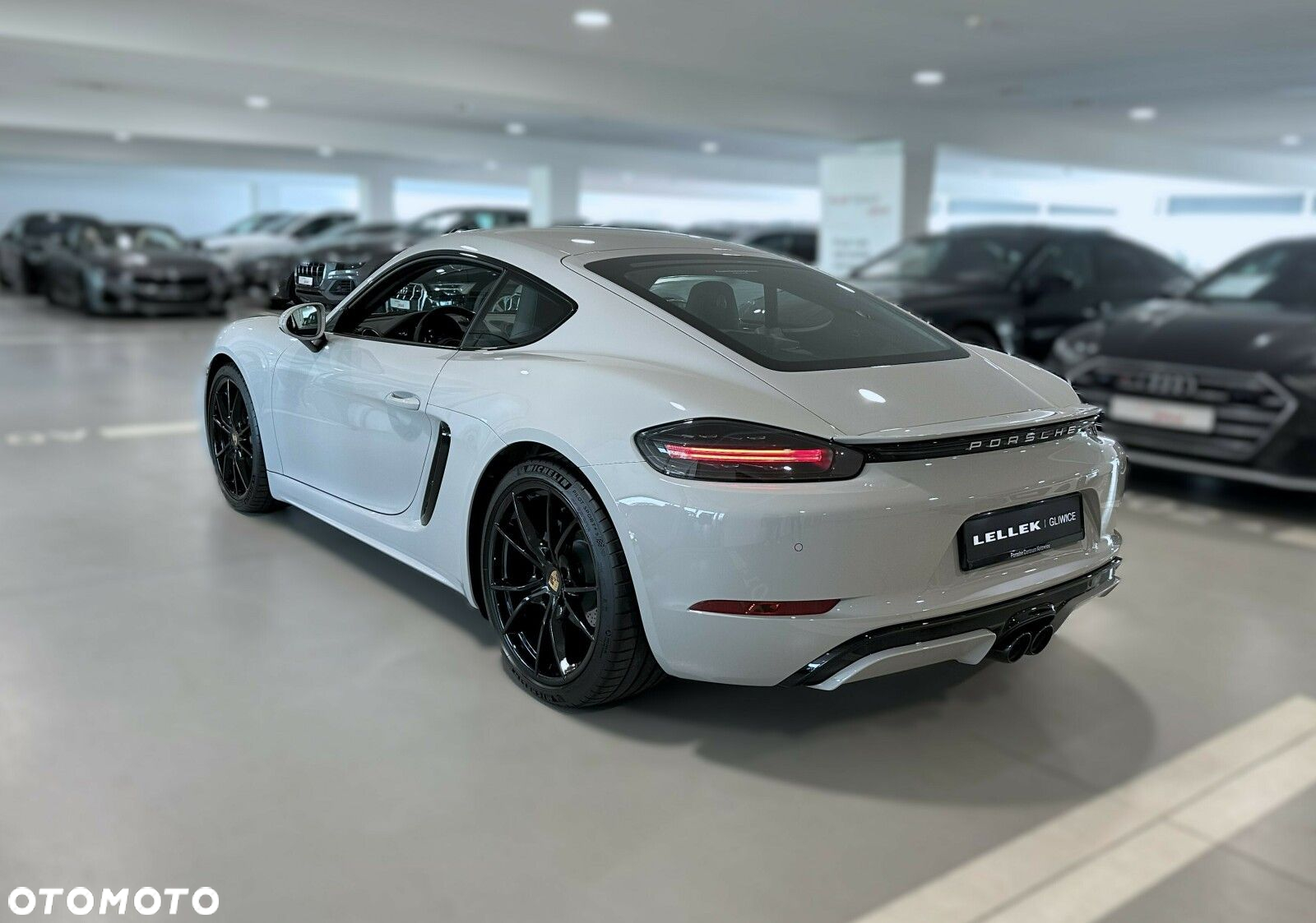 Porsche 718 Cayman - 4