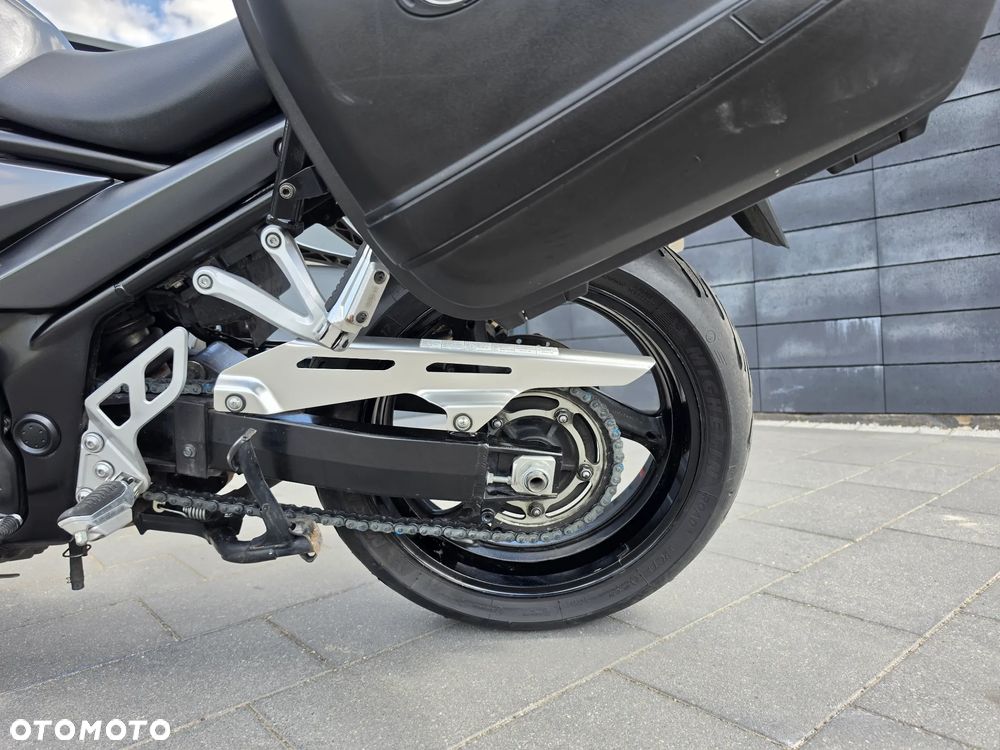 Suzuki GSX - 22