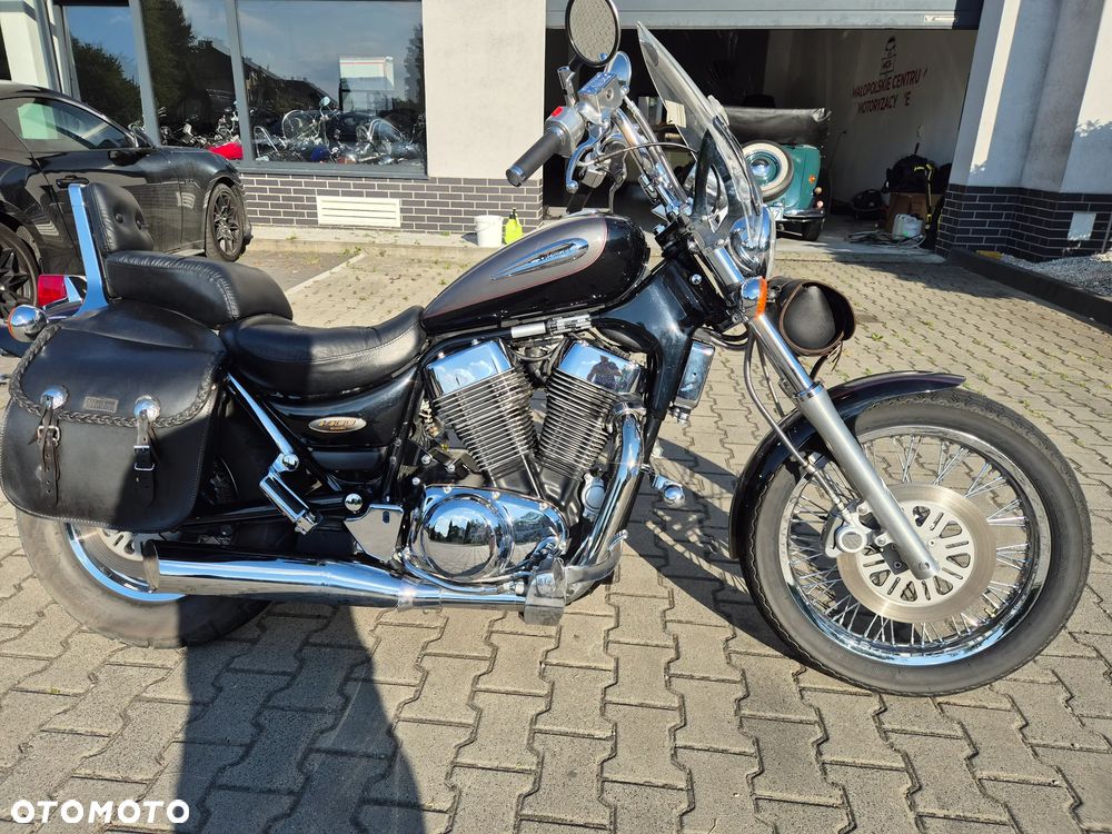 Suzuki Intruder - 1