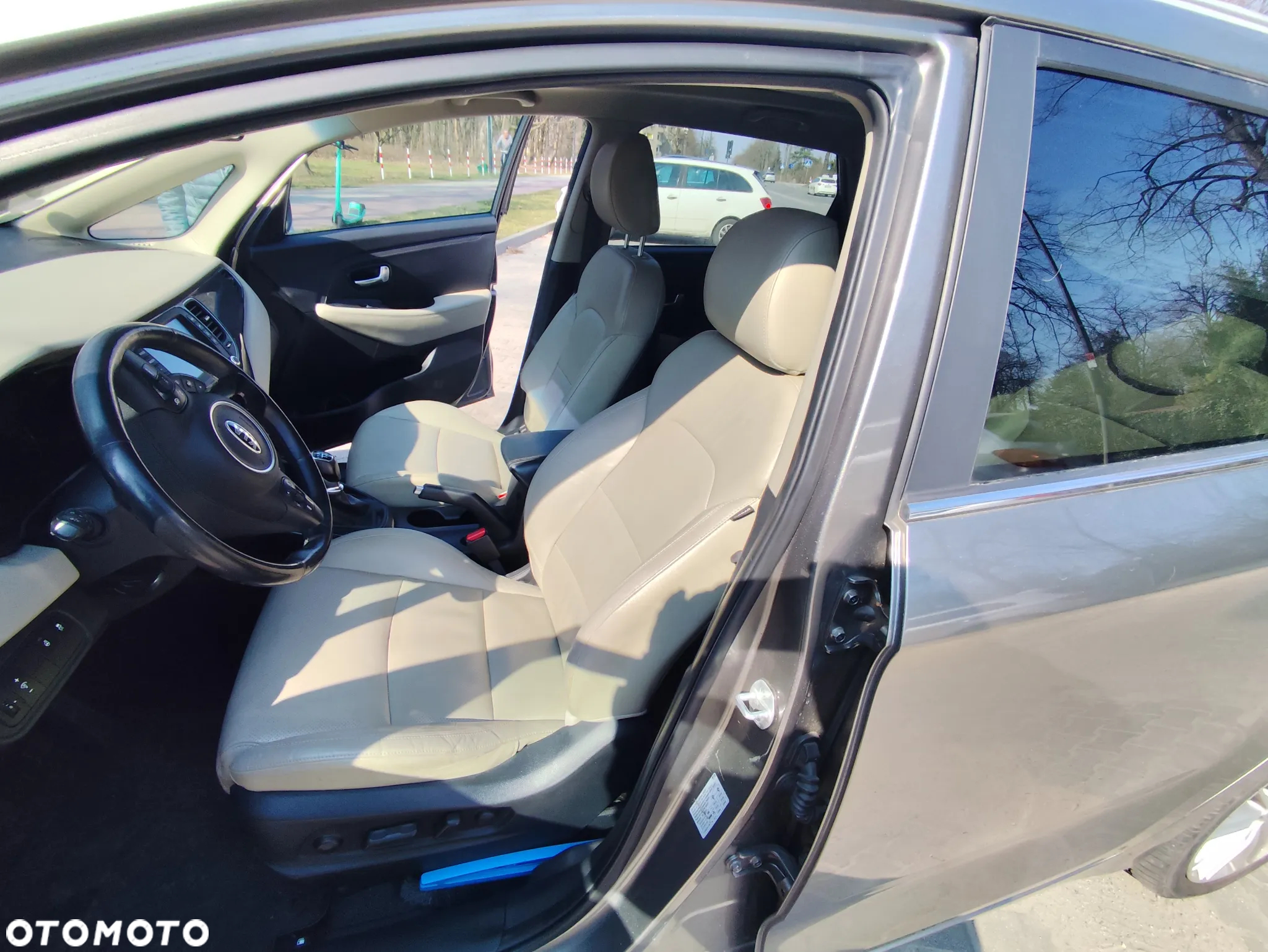 Kia Carens 1.6 GDI Business Line 7os EU6 - 6