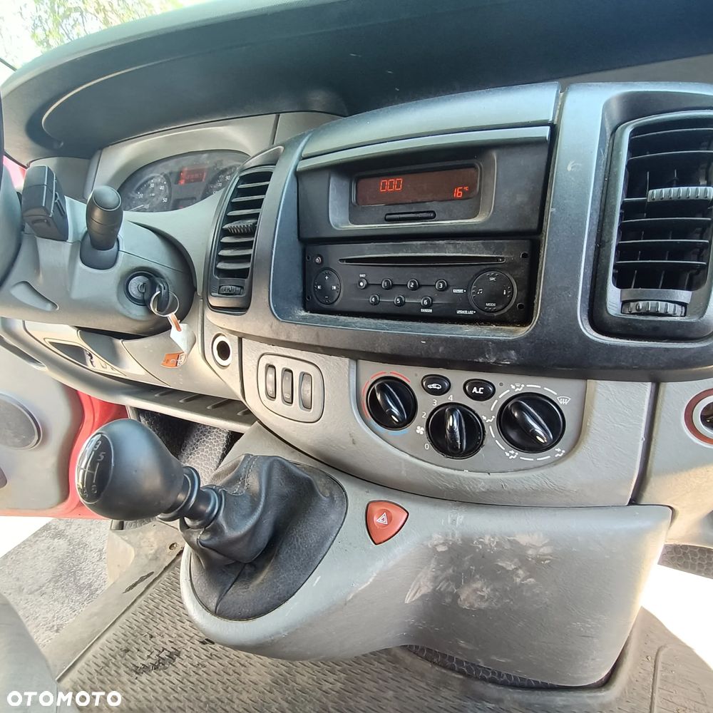 Renault Trafic - 13