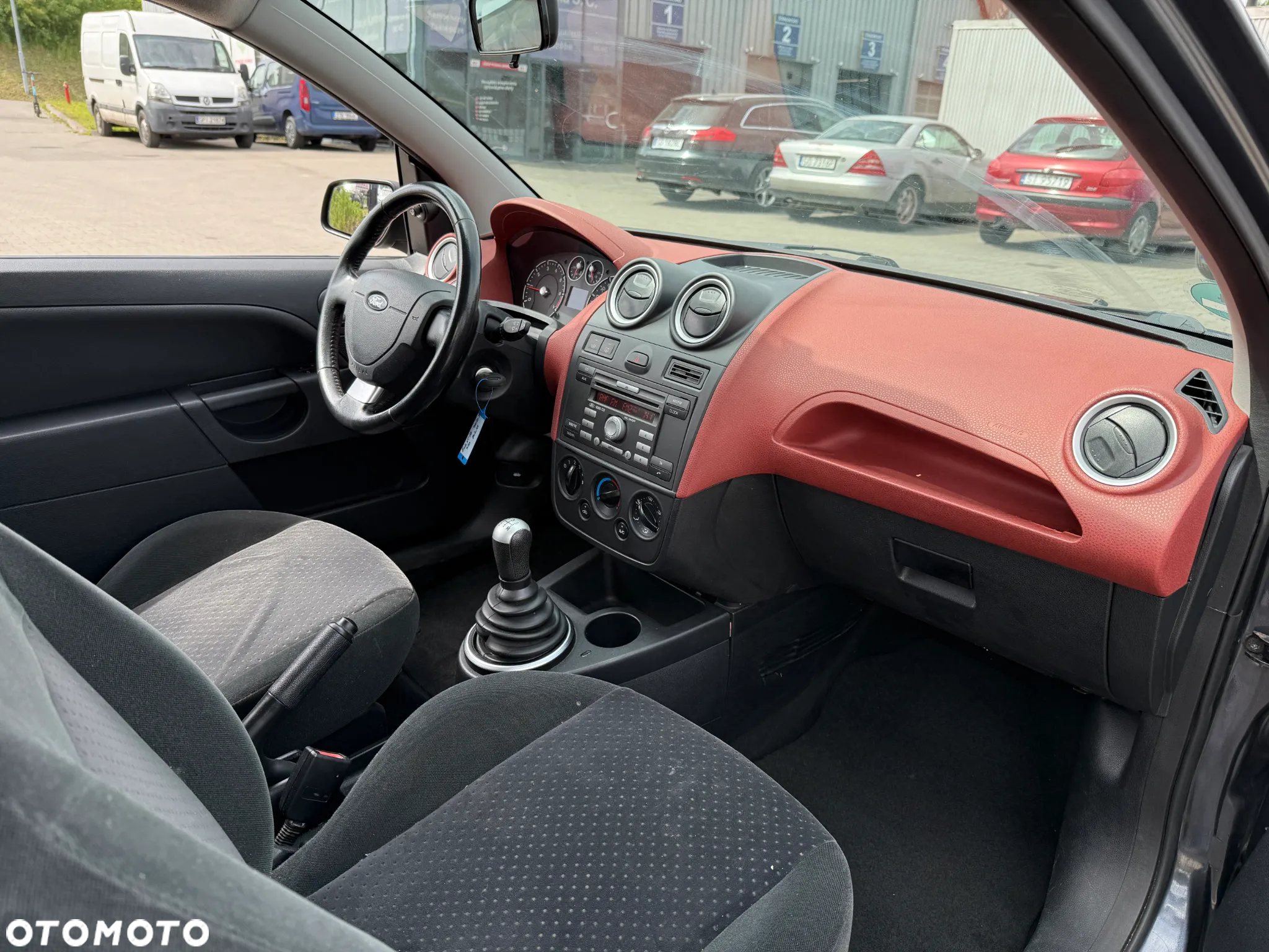 Ford Fiesta 1.4 Ambiente - 4