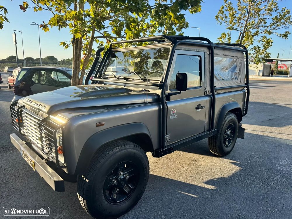Land Rover Defender - 1