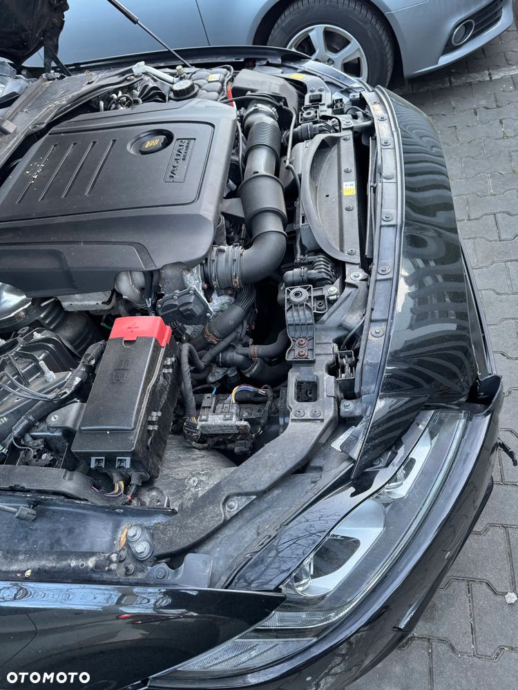 Jaguar XF 20d R-Sport - 17