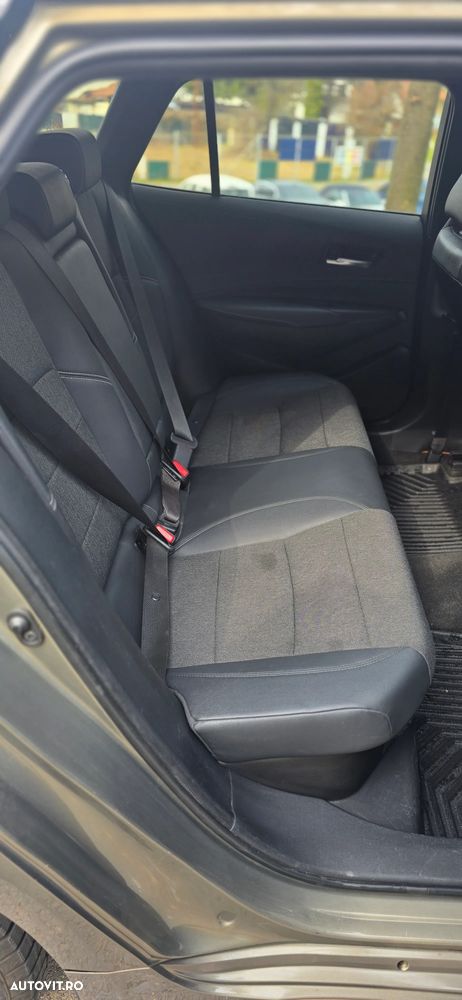 Toyota Corolla 1.8 HSD Business Plus - 6