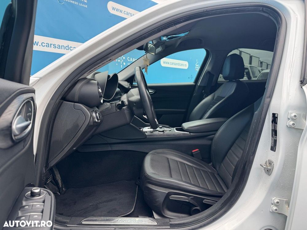 Alfa Romeo Giulia - 8