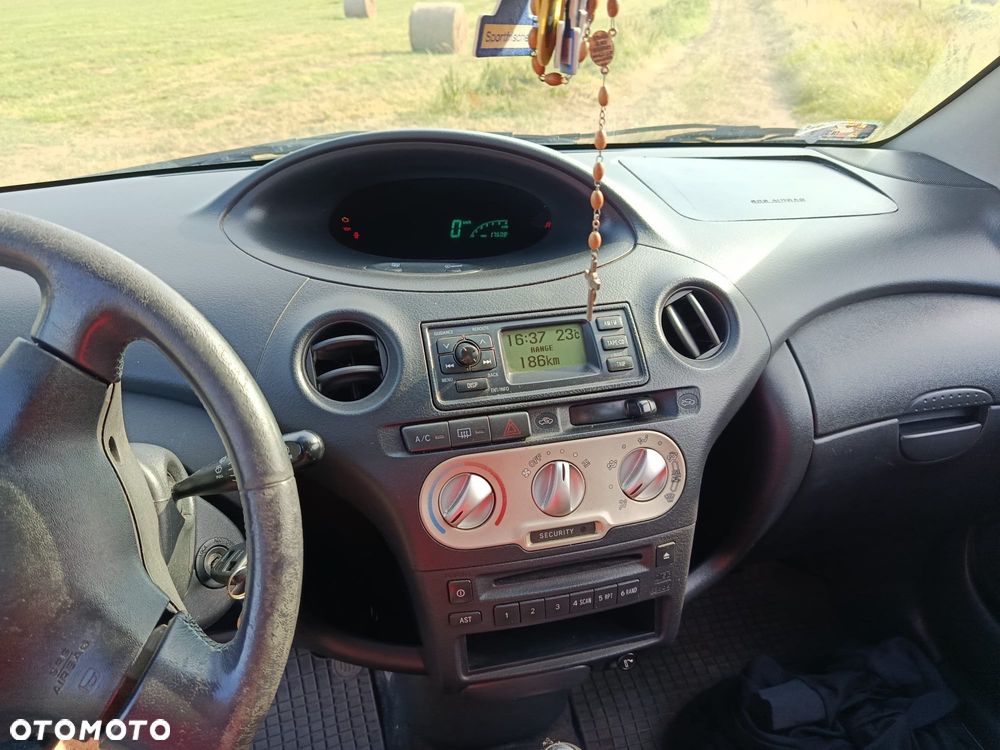 Toyota Yaris - 6