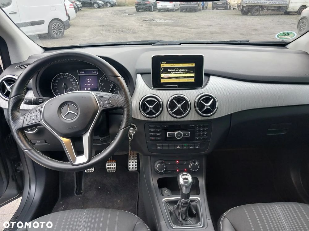Mercedes-Benz Klasa B 180 (BlueEFFICIENCY) - 9
