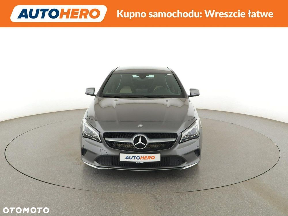 Mercedes-Benz CLA 180 7G-DCT - 12