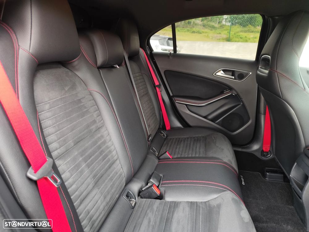 Mercedes-Benz A 45 AMG 4-Matic - 10