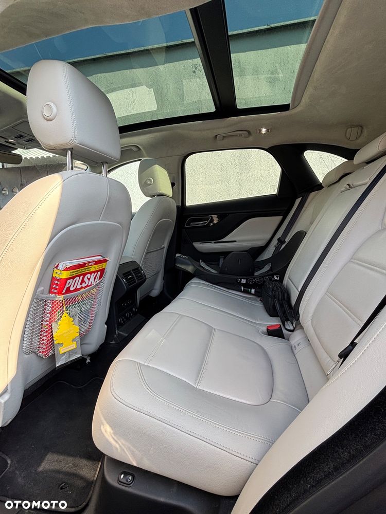 Jaguar F-Pace 2.0 i4D AWD Pure - 16