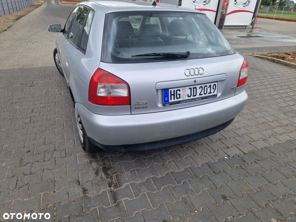 Audi A3 Sportback 1.6 Ambiente - 3