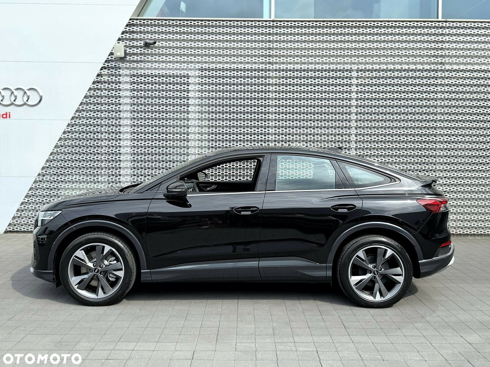 Audi Q4 Sportback e-tron - 11